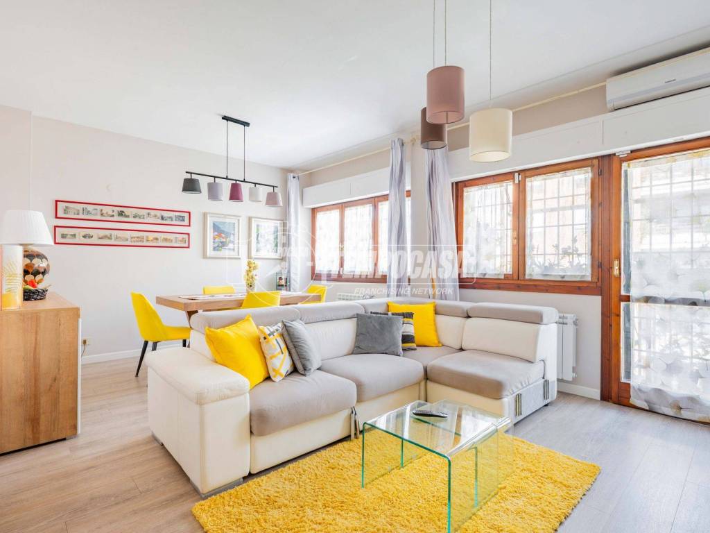 appartamento in vendita a Roma in zona Giuliano Dalmata