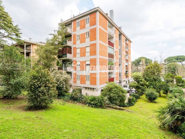 appartamento in vendita a Roma in zona EUR