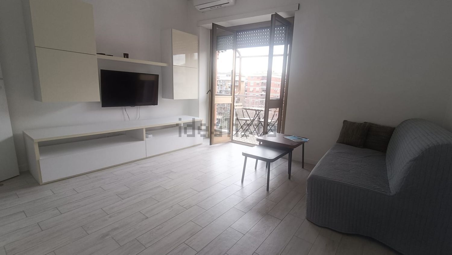 appartamento in vendita a Roma in zona Appio Claudio