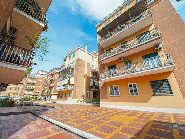 appartamento in vendita a Roma in zona La Pisana