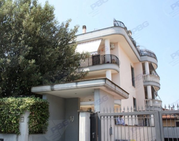 appartamento in vendita a Roma in zona Finocchio