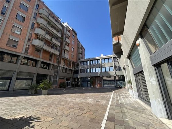 locale commerciale in vendita a Roma in zona Portuense