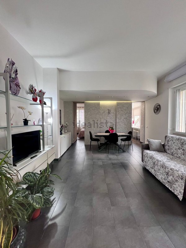appartamento in vendita a Roma in zona Ostia