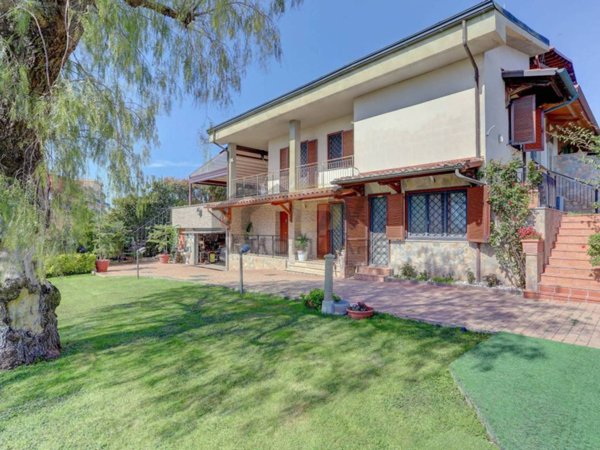 casa indipendente in vendita a Roma in zona Castel di Leva