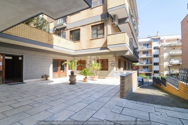 appartamento in vendita a Roma in zona Tor di Quinto