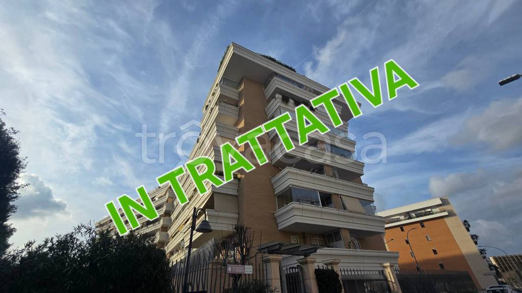 appartamento in vendita a Roma in zona Torre Gaia