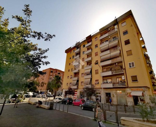 appartamento in vendita a Roma in zona Appio Claudio