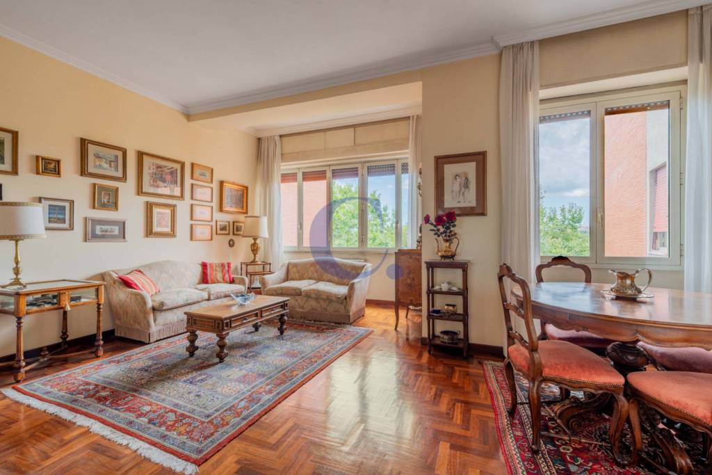 appartamento in vendita a Roma in zona Ostiense