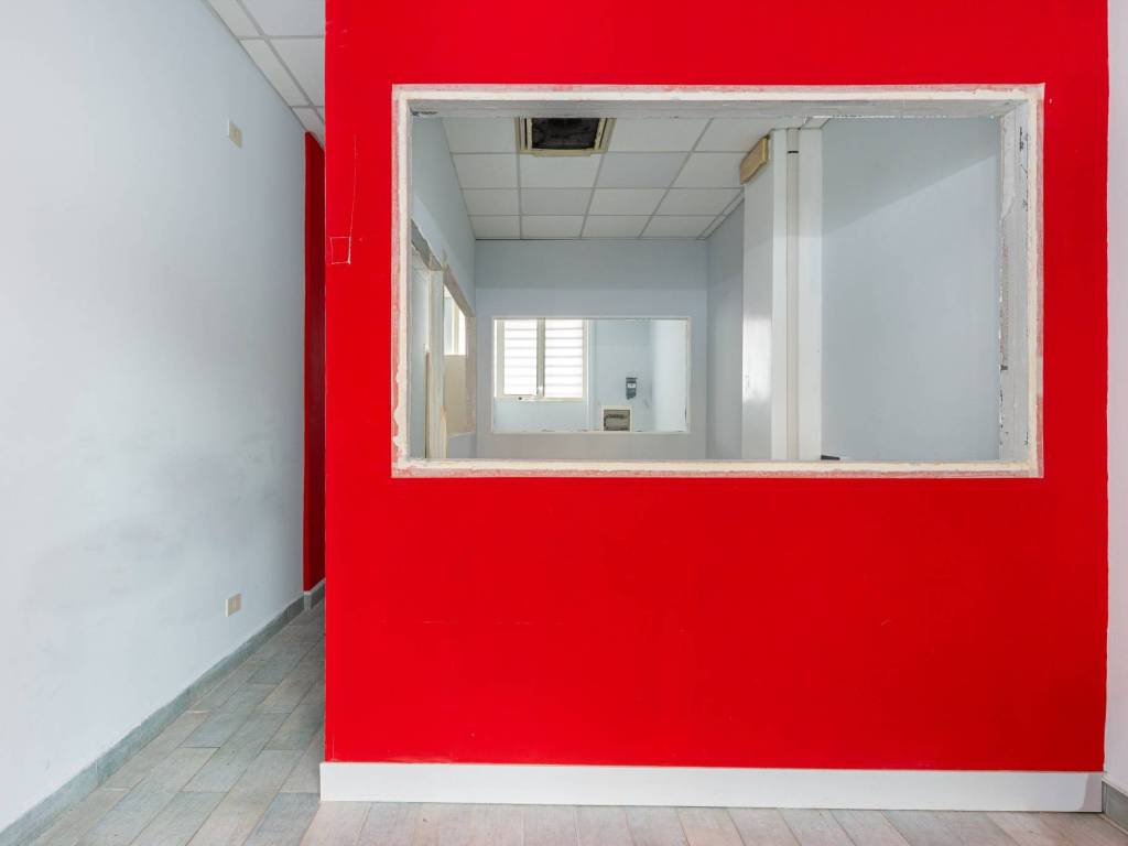 negozio in vendita a Roma in zona Appio Latino