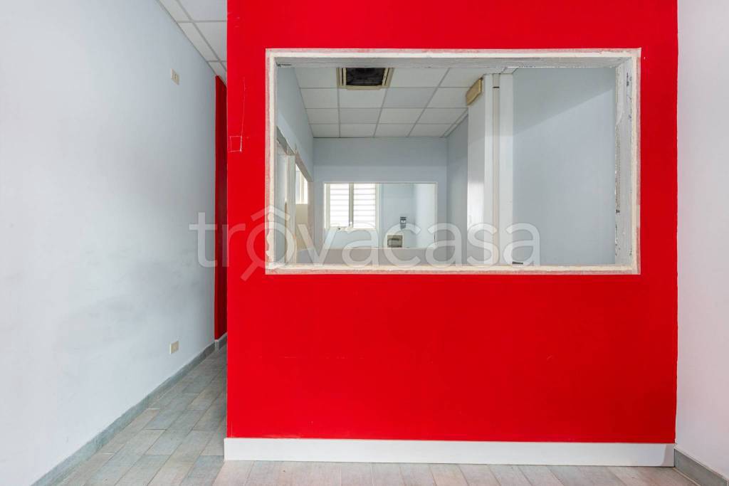 negozio in vendita a Roma in zona Appio Latino