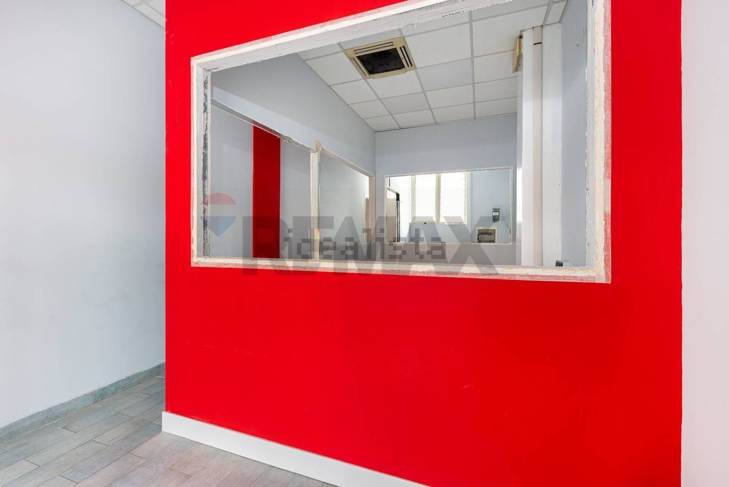 locale commerciale in vendita a Roma in zona Appio Latino