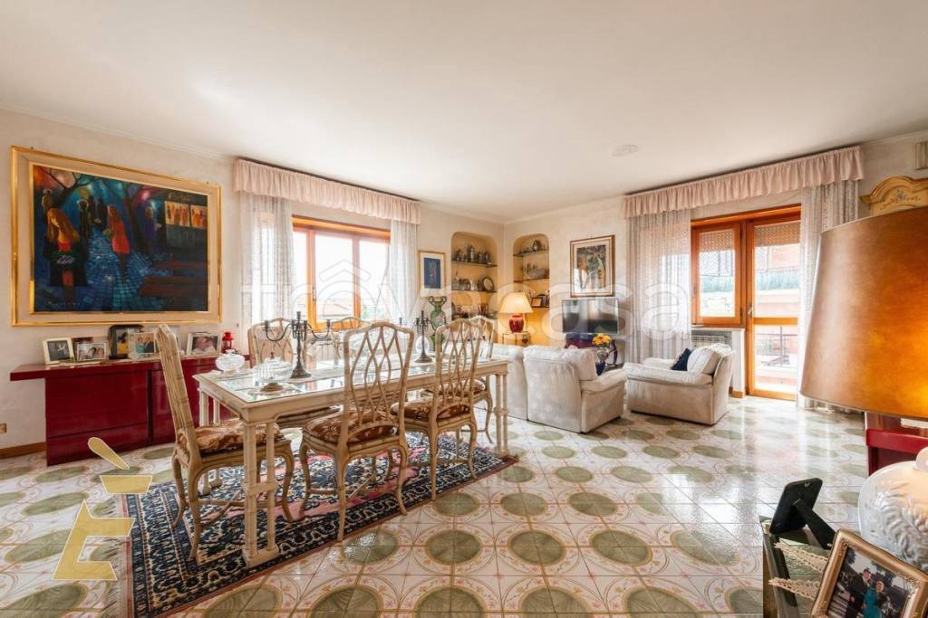 appartamento in vendita a Roma in zona Appio Claudio