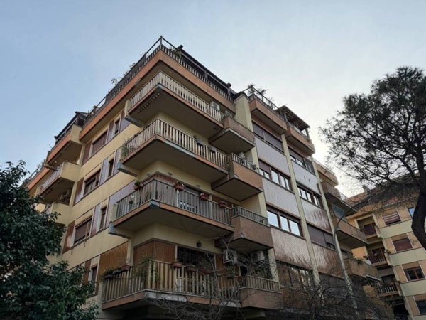 appartamento in vendita a Roma in zona Ostia