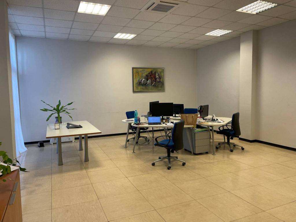 ufficio in vendita a Roma in zona Esquilino