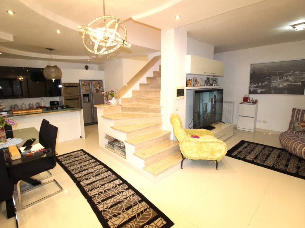 casa indipendente in vendita a Roma in zona Spallette