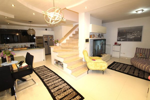 casa indipendente in vendita a Roma in zona Spallette