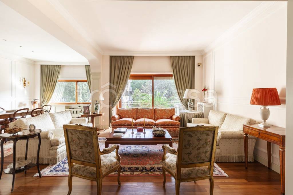 appartamento in vendita a Roma in zona Mostacciano