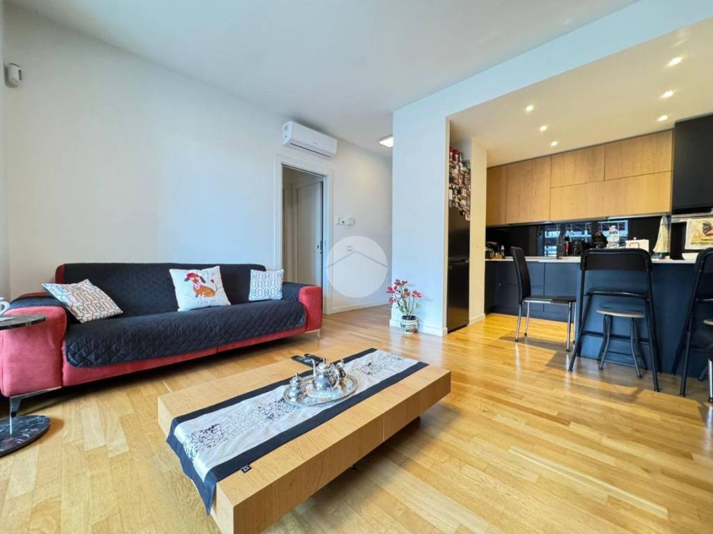 appartamento in vendita a Roma in zona Fonte Laurentina