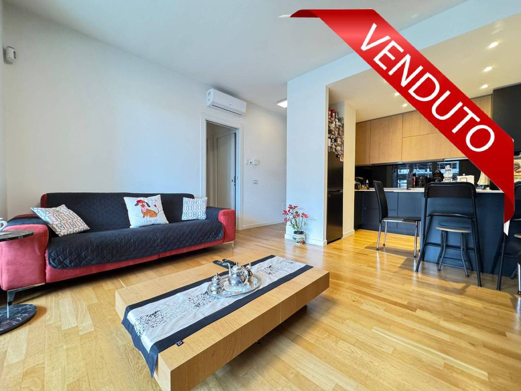 appartamento in vendita a Roma in zona Fonte Laurentina