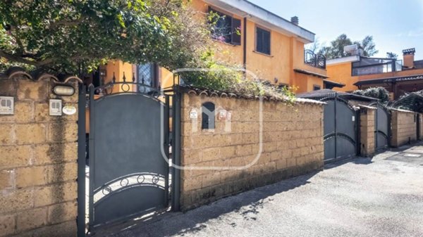 casa indipendente in vendita a Roma in zona Ostiense