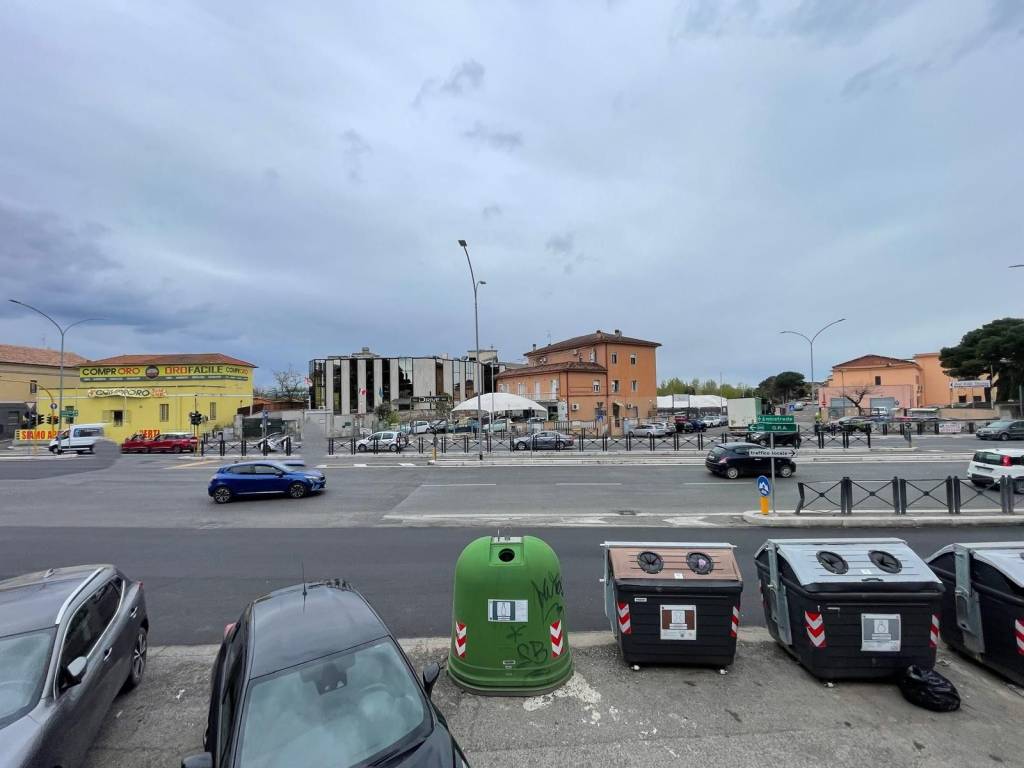 locale commerciale in vendita a Roma in zona Ponte Mammolo
