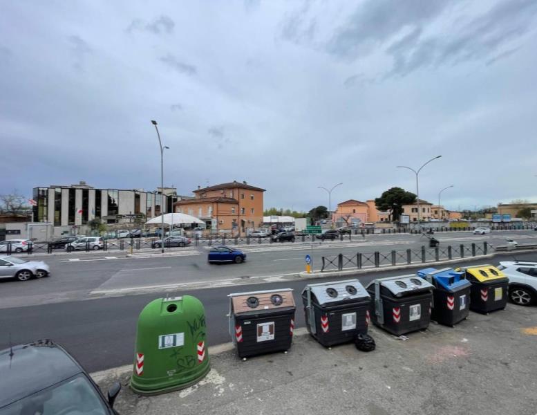 locale commerciale in vendita a Roma in zona Ponte Mammolo