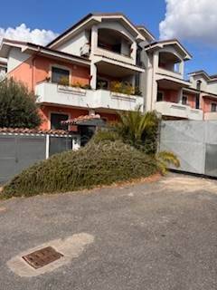 casa indipendente in vendita a Roma in zona Massimina/Casal Lumbroso