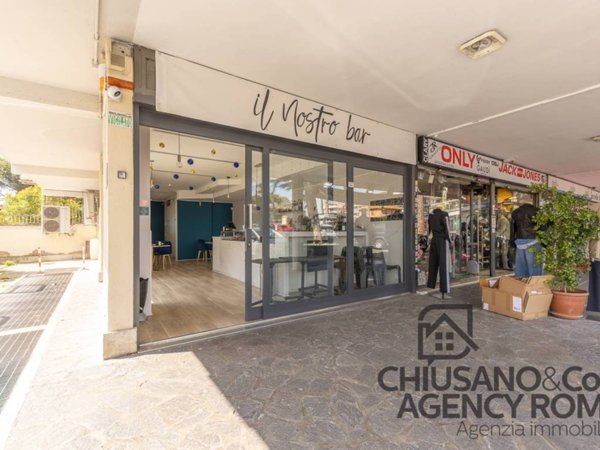 negozio in vendita a Roma in zona Grottarossa