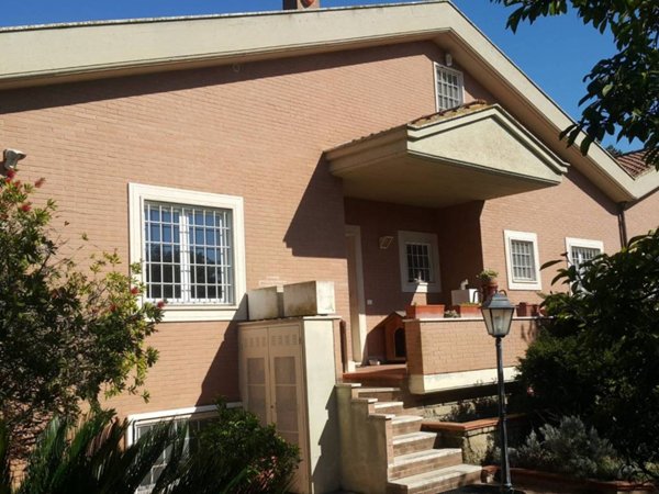 casa indipendente in vendita a Roma in zona Pantan Monastero