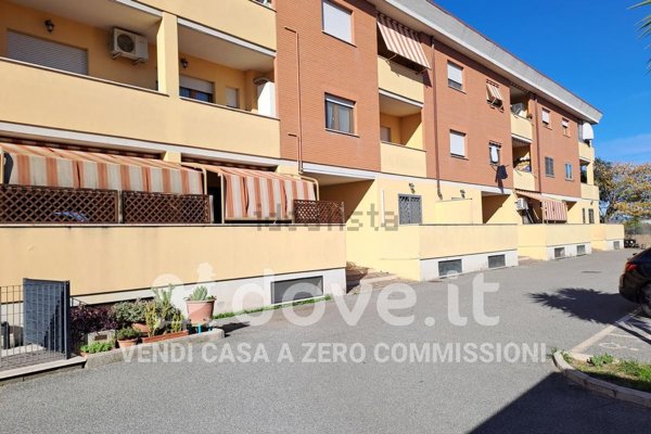 appartamento in vendita a Roma in zona Castelverde
