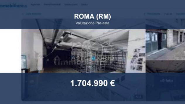 locale commerciale in vendita a Roma in zona Tuscolano