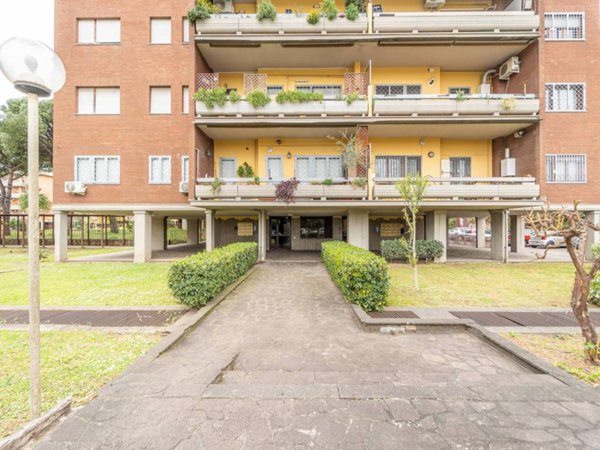 appartamento in vendita a Roma in zona Cinecittà