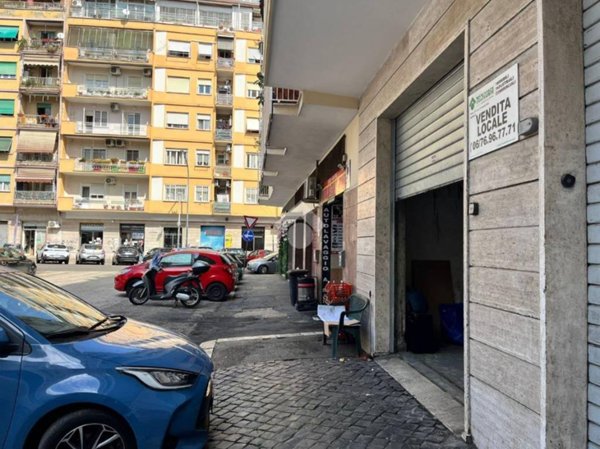 negozio in vendita a Roma in zona Prenestino-Labicano