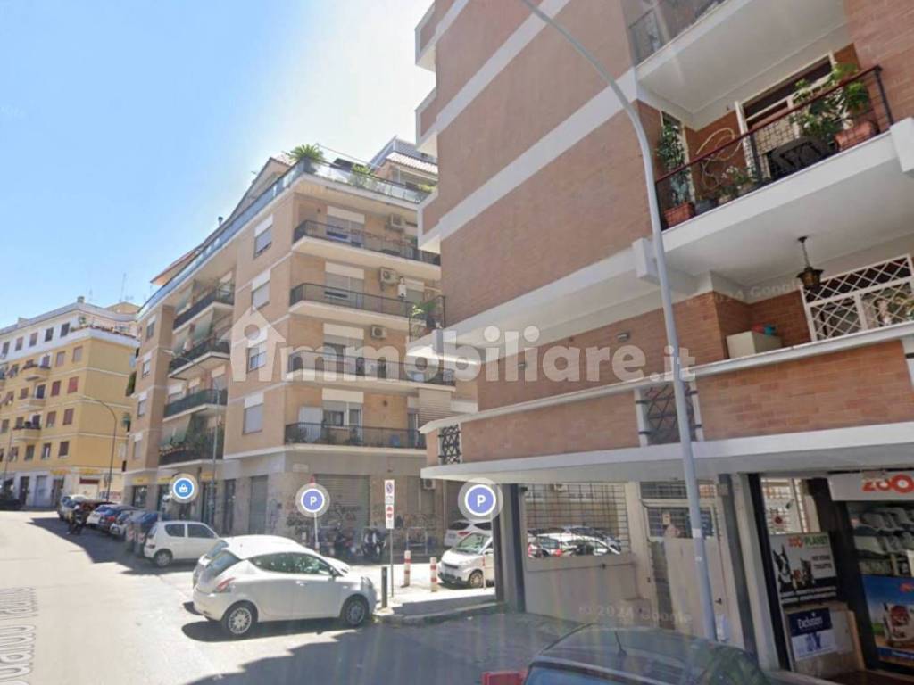appartamento in vendita a Roma in zona Appio Latino
