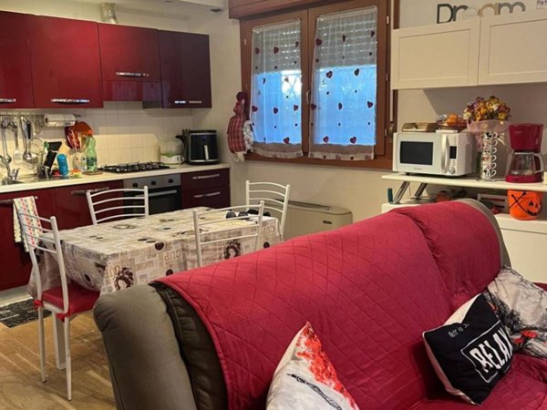 appartamento in vendita a Roma in zona Spinaceto