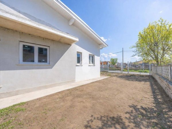 casa indipendente in vendita a Roma in zona Lunghezza