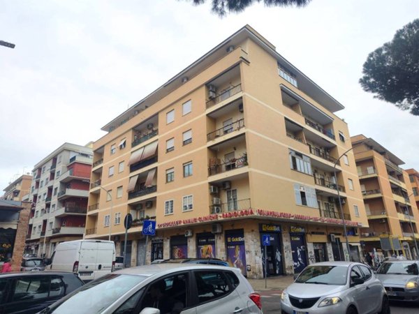 appartamento in vendita a Roma in zona Prenestino-Labicano
