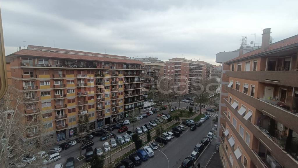appartamento in vendita a Roma in zona Appio Claudio