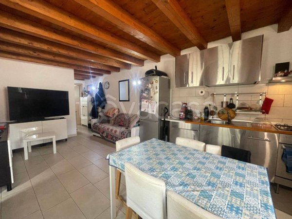 casa indipendente in vendita a Roma in zona Ostia Antica