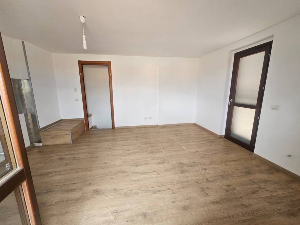 appartamento in vendita a Roma in zona Lunghezza