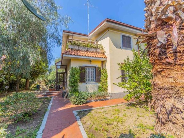 casa indipendente in vendita a Roma in zona Acilia