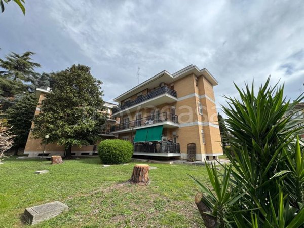 appartamento in vendita a Roma in zona Mezzocammino