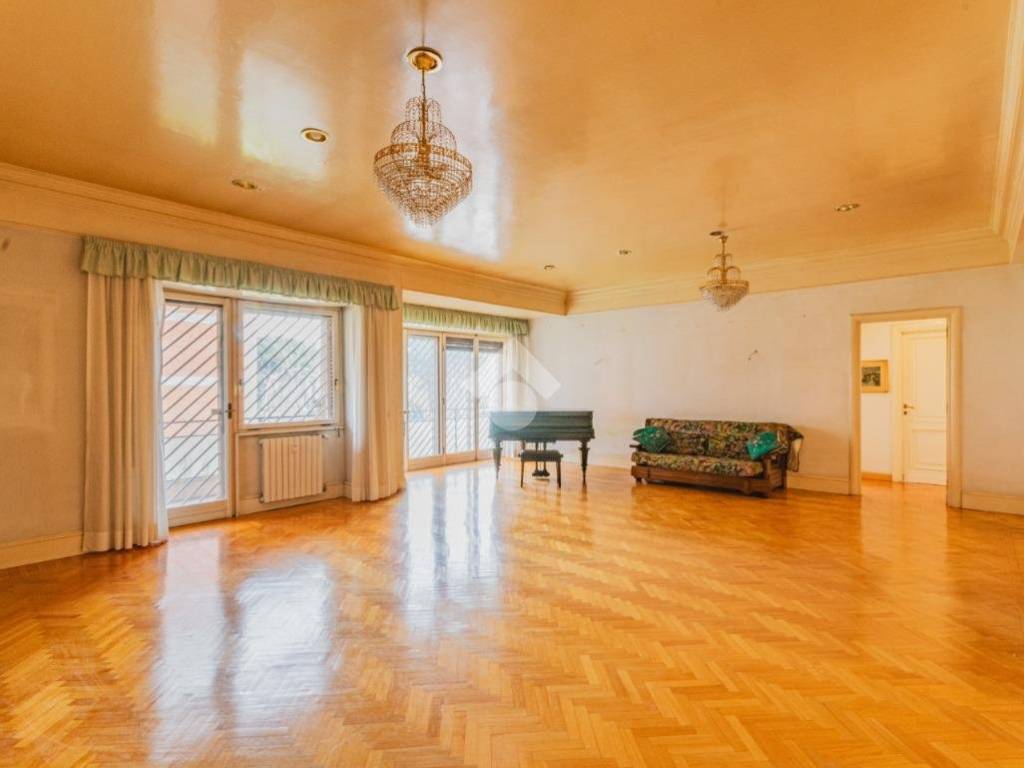 appartamento in vendita a Roma in zona EUR