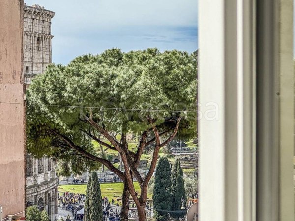 appartamento in vendita a Roma in zona Rione Monti/Campitelli