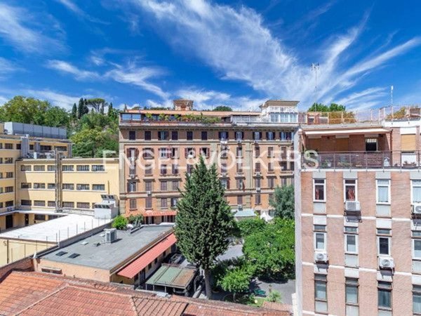 appartamento in vendita a Roma in zona Trastevere