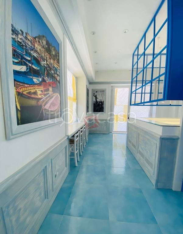 negozio in vendita a Roma in zona Finocchio