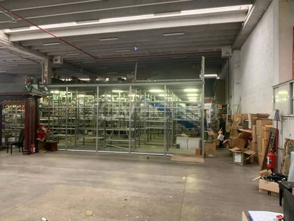 locale commerciale in vendita a Roma in zona Romanina