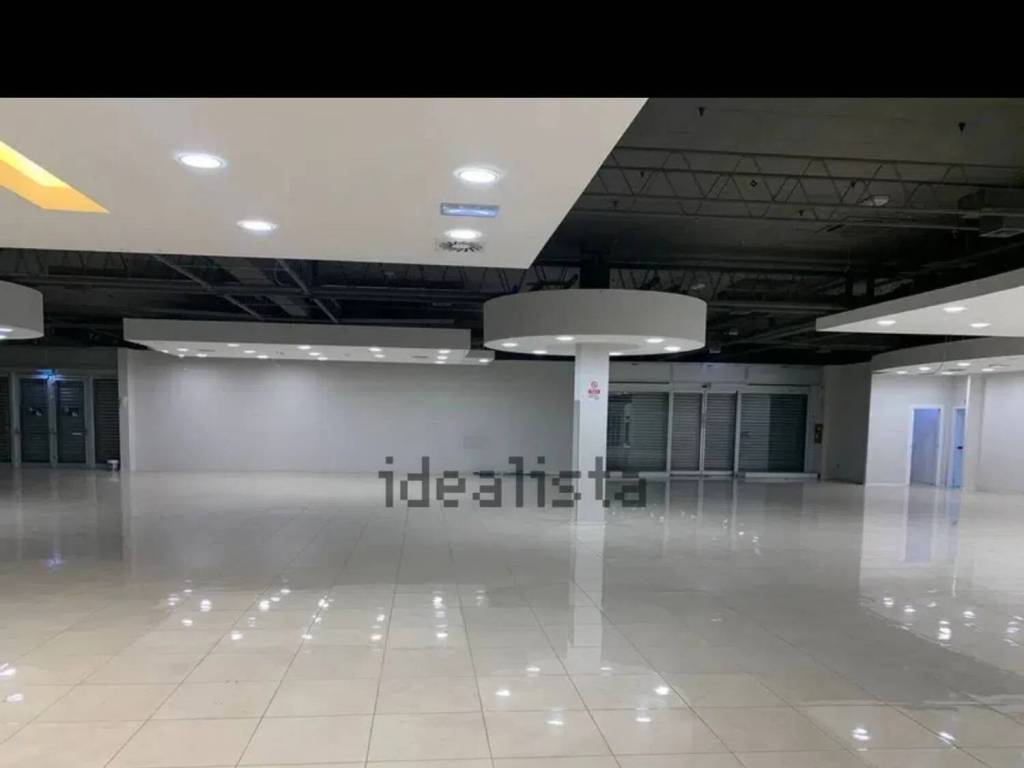 negozio in vendita a Roma in zona Ostiense