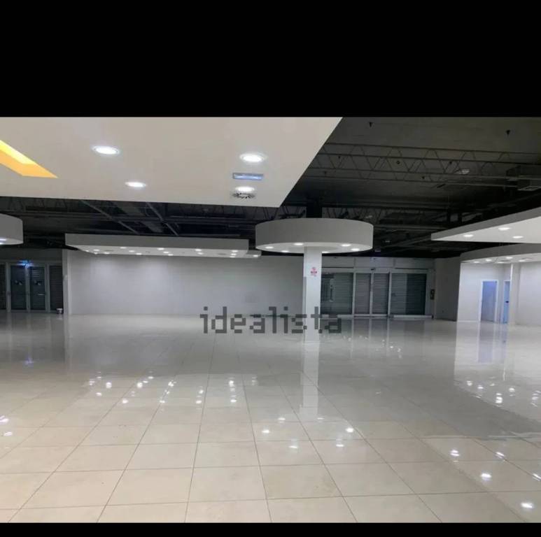 negozio in vendita a Roma in zona Ostiense