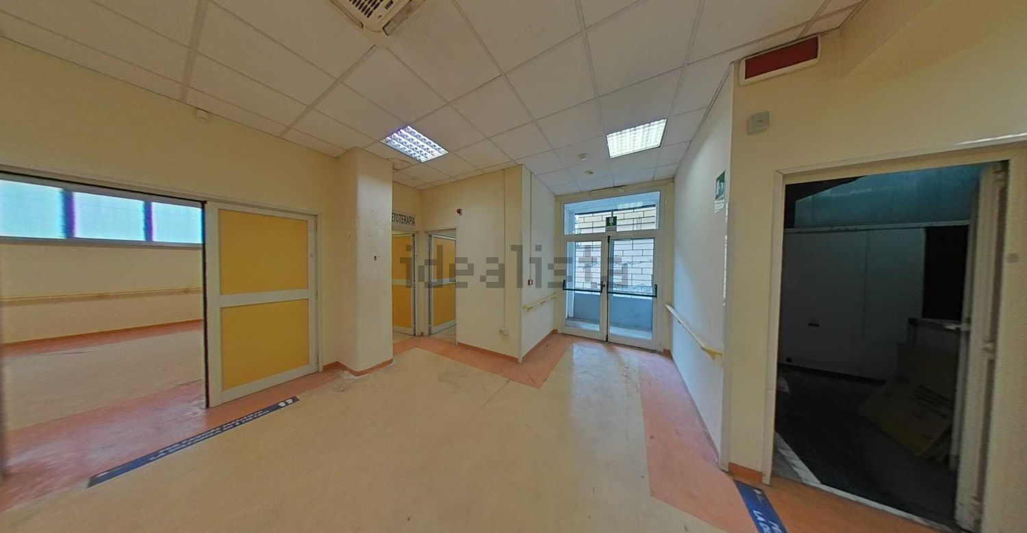 locale commerciale in vendita a Roma in zona Monte Sacro/Talenti